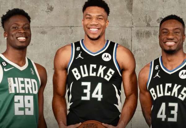 NBA历史首现!阿德托昆博三兄弟齐聚雄鹿 NBA历史首现!阿德托昆博三兄弟齐聚雄鹿