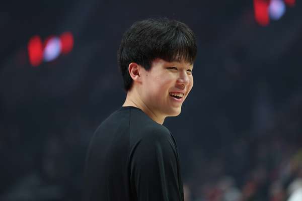 杨瀚森喜提座驾!考取美国驾照入手二手宝马X5 杨瀚森喜提座驾!考取美国驾照入手二手宝马X5