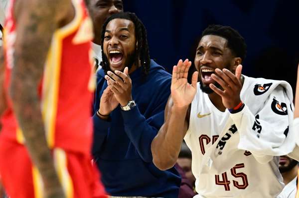 米切尔2K趣闻：线上自称本尊遭质疑 球迷反问"你不是有比赛吗？"