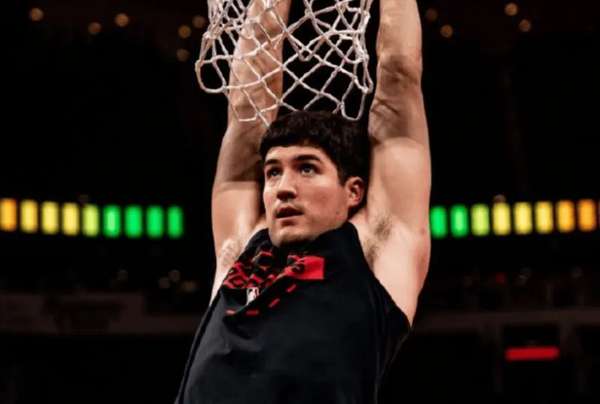 谢泼德31分率火箭险胜勇士 MIP呼声渐起