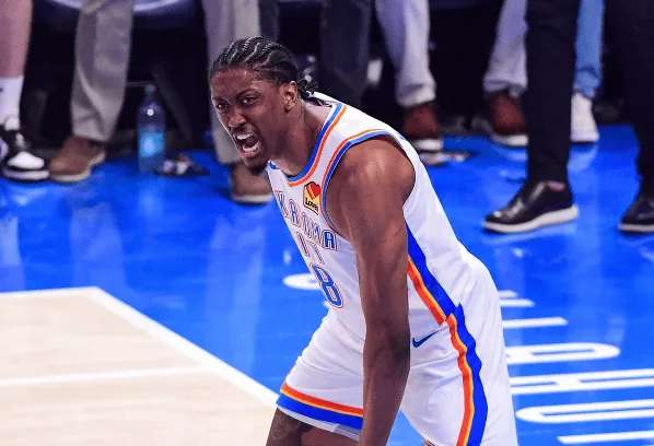 雷霆双星闪耀主场 杰伦威&切特合砍50分轻取爵士