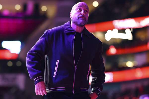 交易市场风向突变 篮网火箭集体"降温"特雷·杨交易