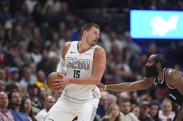 哈登登场引发解说调侃 约基奇高效表现率掘金击沉快船