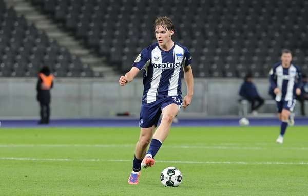 欧洲豪门哄抢16岁天才 拜仁为何誓死要留住这颗"德国明珠"？